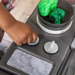 Step2 Grand Walk-in Classic Kitchen & Grill - 118pc -Best Toy Store GUEST 82cf2f9a 48ef 45e8 8b84 5a800665fc4a